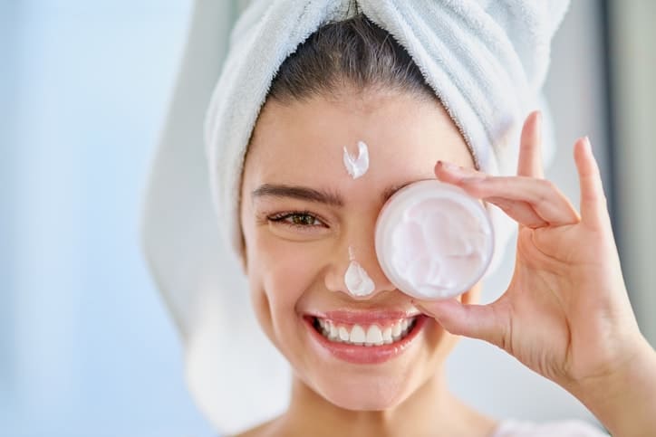 The Benefits of a Regular Facial for Maintaining Healthy Skin